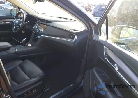 2017 Cadillac Xt5 Luxury z USA, uszkodzony, nr VIN 1GYKNDRSXHZ257982